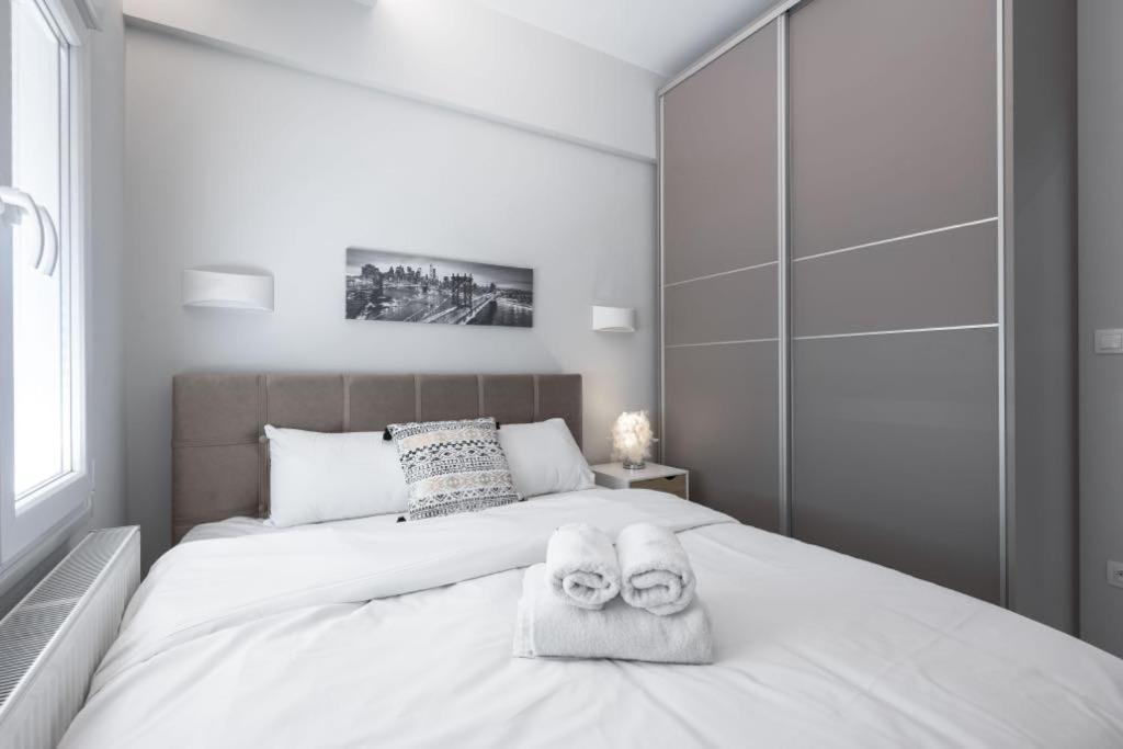 Soleggiato Minimal Apartment Thessaloniki Buitenkant foto