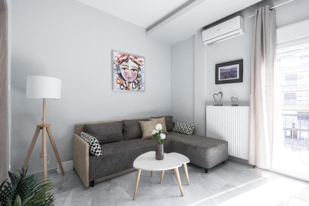 Soleggiato Minimal Apartment Thessaloniki Buitenkant foto